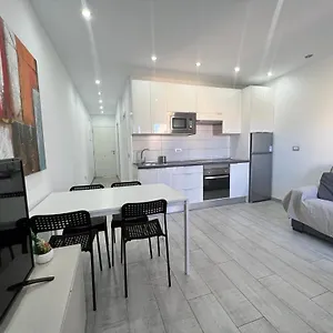 https://acogedor-cozy-apartamento-mareverde-costa-adeje.adeje-hotels.com